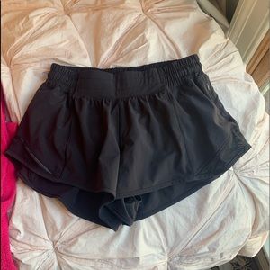 lululemon hotty hot size 6 shorts